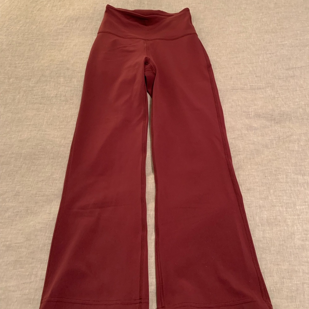 Lululemon cropped size 2 red wine color